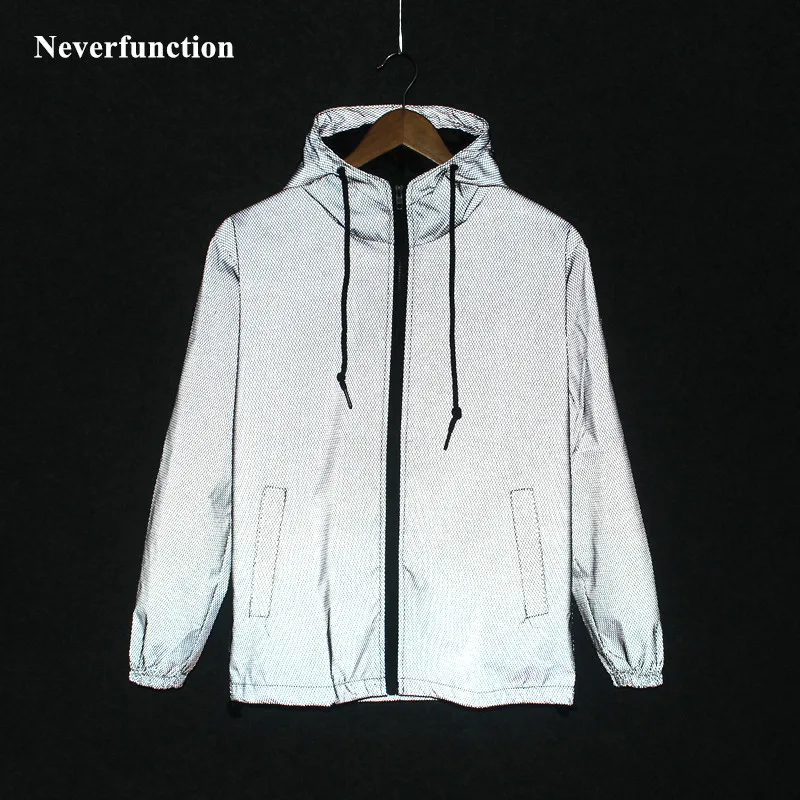 جديد الرجال ليلة عاكسة بالكامل - مراجعة Reflective Running Jacket وسعره